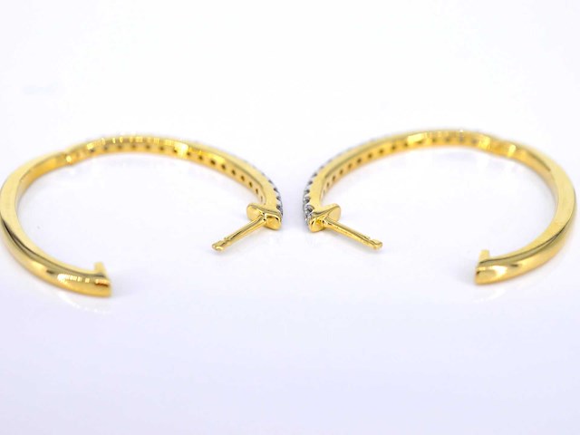 Gouden oorbellen met diamanten - afbeelding 7 van  8