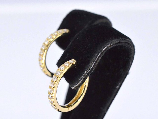 Gouden oorbellen met diamanten - afbeelding 3 van  9