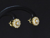 Gouden oorbellen met diamanten - afbeelding 3 van  7