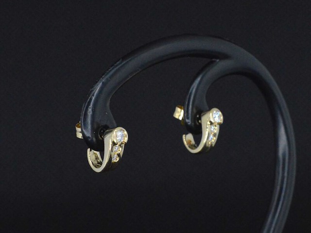 Gouden oorbellen met diamanten - afbeelding 3 van  8