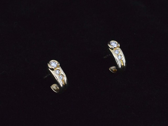 Gouden oorbellen met diamanten - afbeelding 4 van  8