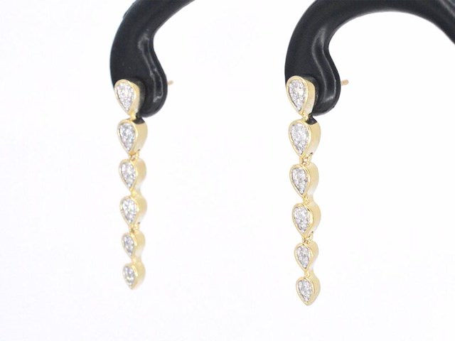 Gouden oorbellen met diamanten - afbeelding 4 van  10