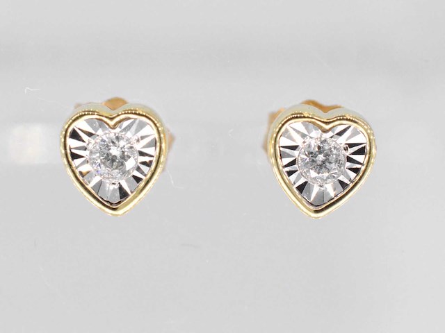Gouden oorbellen met hartvorm briljant diamant - afbeelding 1 van  6