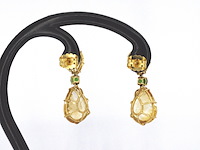 Gouden oorbellen met natuurlijke citrien en tsavoriet - afbeelding 7 van  10