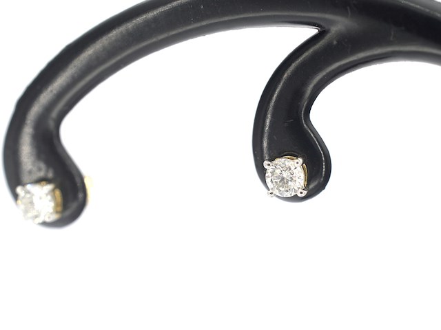Gouden oorbellen met natuurlijke diamant - afbeelding 3 van  9