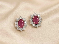Gouden oorbellen met natuurlijke diamanten en robijn - afbeelding 2 van  12