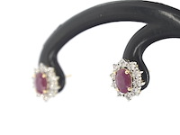 Gouden oorbellen met natuurlijke diamanten en robijn - afbeelding 6 van  12