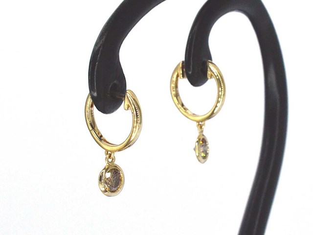 Gouden oorbellen met natuurlijke diamanten - afbeelding 4 van  10