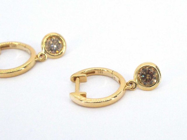 Gouden oorbellen met natuurlijke diamanten - afbeelding 7 van  10