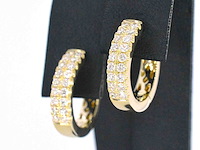 Gouden oorbellen met twee rijen diamanten - afbeelding 4 van  8