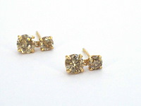 Gouden oorbellen met vier natuurlijke diamanten 1.60 carat - afbeelding 10 van  11