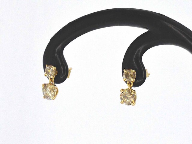 Gouden oorbellen met vier natuurlijke diamanten 1.60 carat - afbeelding 3 van  8
