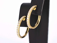 Gouden oorhangers diamant