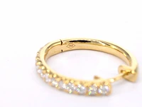 Gouden oorhangers met 26 diamanten - afbeelding 9 van  10