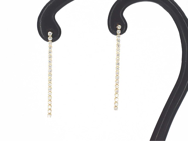Gouden oorhangers met een rij aan natuurlijke diamanten - afbeelding 1 van  10