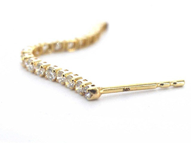 Gouden oorhangers met een rij aan natuurlijke diamanten - afbeelding 8 van  10
