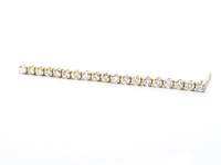 Gouden oorhangers met een rij aan natuurlijke diamanten - afbeelding 10 van  11