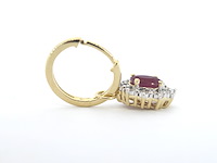 Gouden oorhangers met natuurlijke diamanten en robijnen - afbeelding 6 van  10