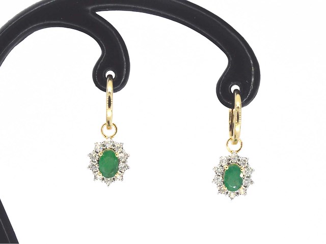 Gouden oorhangers met natuurlijke diamanten en smaragden - afbeelding 5 van  9