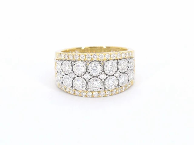 Gouden pavering met diamanten - afbeelding 8 van  11