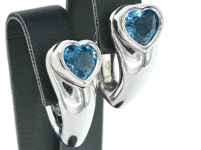 Gouden piaget hart oorbellen met topaas - afbeelding 1 van  12