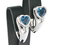 Gouden piaget hart oorbellen met topaas - afbeelding 7 van  12