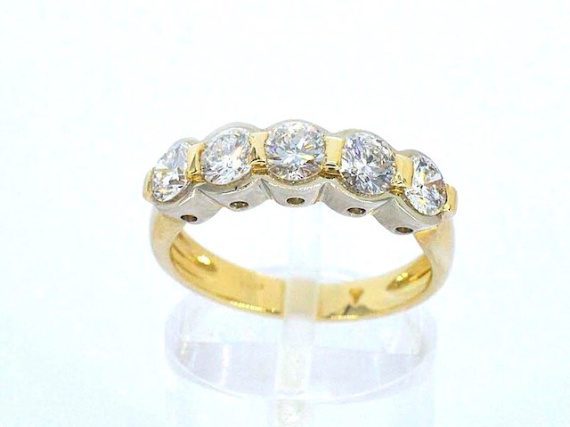 Gouden rij ring met 5 diamanten - afbeelding 2 van  9