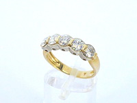 Gouden rij ring met 5 diamanten - afbeelding 3 van  9