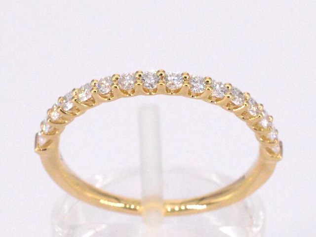 Gouden rijring bezet met briljant geslepen diamanten - afbeelding 1 van  11