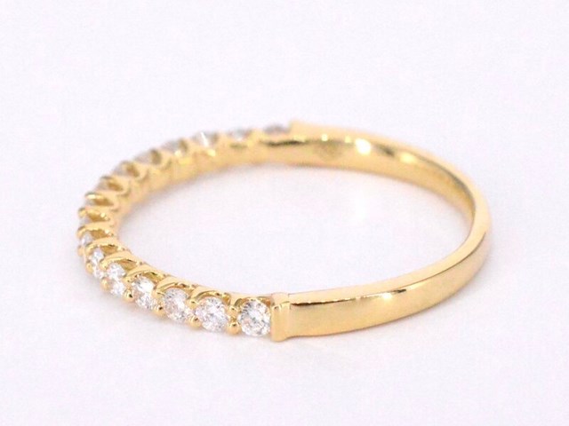 Gouden rijring bezet met briljant geslepen diamanten - afbeelding 10 van  11