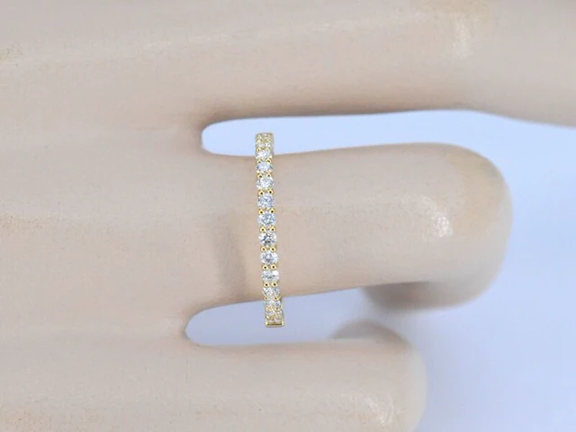 Gouden rijring bezet met briljant geslepen diamanten - afbeelding 4 van  11