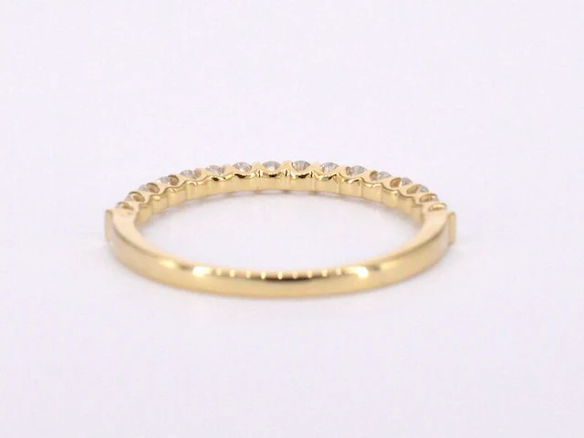 Gouden rijring bezet met briljant geslepen diamanten - afbeelding 9 van  11