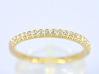 Gouden rijring met briljant geslepen diamant