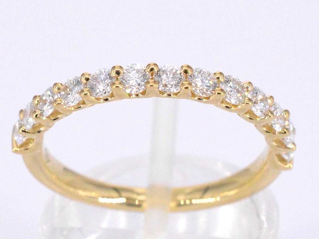 Gouden rijring met briljant geslepen diamanten - afbeelding 1 van  10