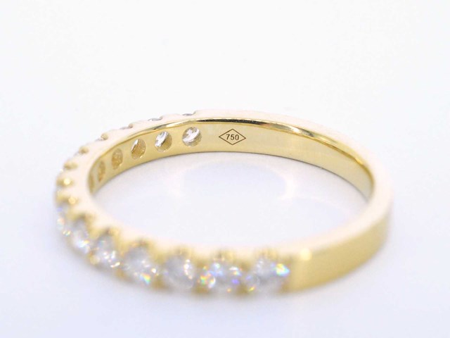 Gouden rijring met diamanten - afbeelding 2 van  10