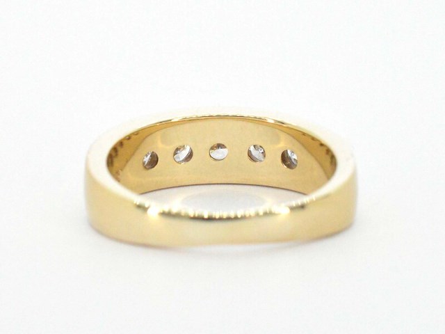 Gouden rijring met diamanten - afbeelding 7 van  10