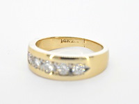 Gouden rijring met diamanten - afbeelding 9 van  10