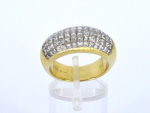 Gouden rijring met princess geslepen diamanten - afbeelding 4 van  11