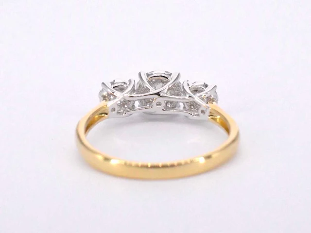 Gouden ring 3 chatons diamant 0.75 ct - afbeelding 7 van  10