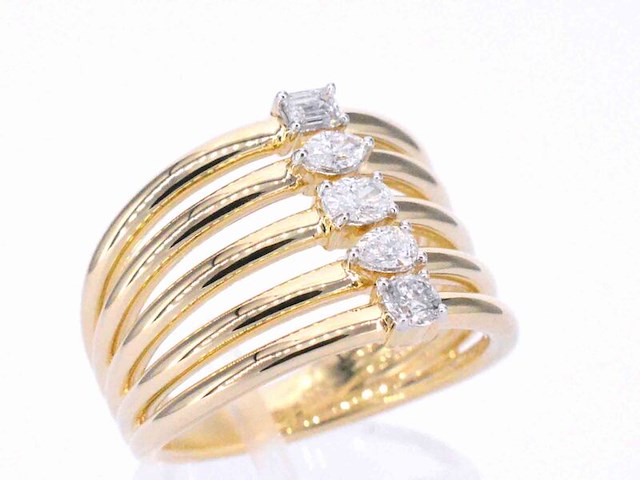 Gouden ring met 5 bijzondere diamanten - afbeelding 6 van  10