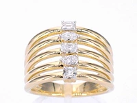 Gouden ring met 5 bijzondere diamanten