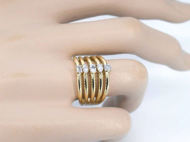 Gouden ring met 5 bijzondere diamanten - afbeelding 6 van  12