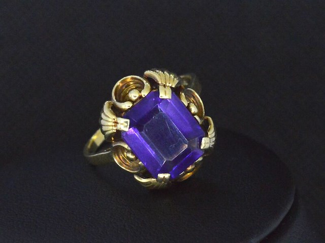 Gouden ring met amethist - afbeelding 1 van  7