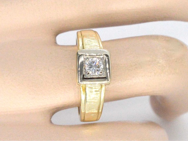 Gouden ring met briljant geslepen diamanten - afbeelding 2 van  11
