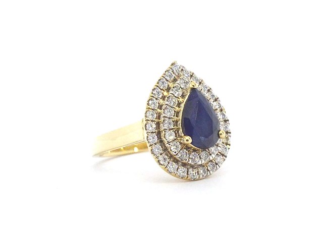 Gouden ring met centraal een natuurlijke saffier omringt door rijen aan natuurlijke briljant diamanten - afbeelding 8 van  8