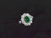 Gouden ring met centrale hoge kwaliteit smaragd en natuurlijke diamanten - afbeelding 1 van  8