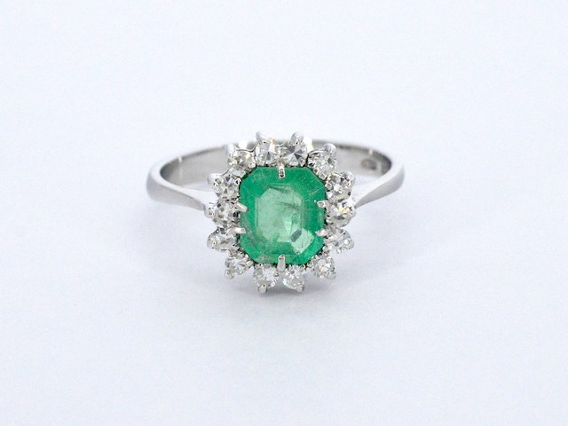 Gouden ring met de hand gemaakt met diamanten en hoge kwaliteit smaragd - afbeelding 7 van  10