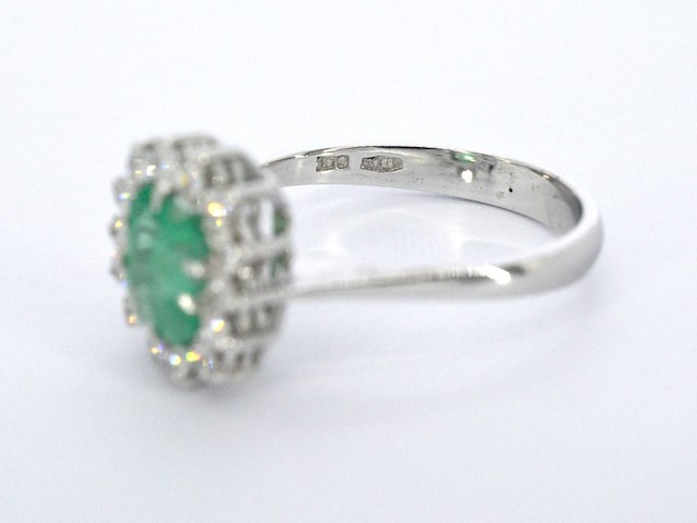 Gouden ring met de hand gemaakt met diamanten en hoge kwaliteit smaragd - afbeelding 8 van  10