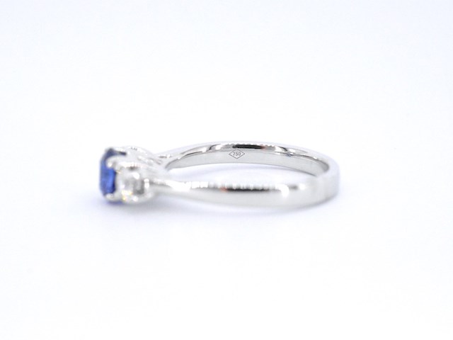 Gouden ring met diamant en een blauwe saffier - afbeelding 11 van  11