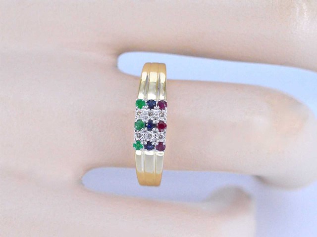 Gouden ring met diamant en multicolour edelstenen - afbeelding 3 van  10
